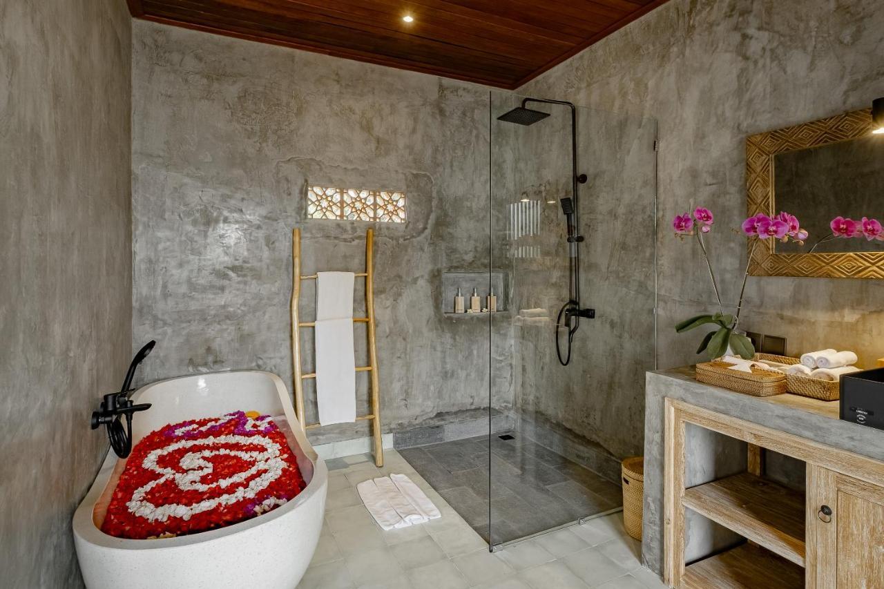 Suarga Loka Ubud Villa Exterior photo