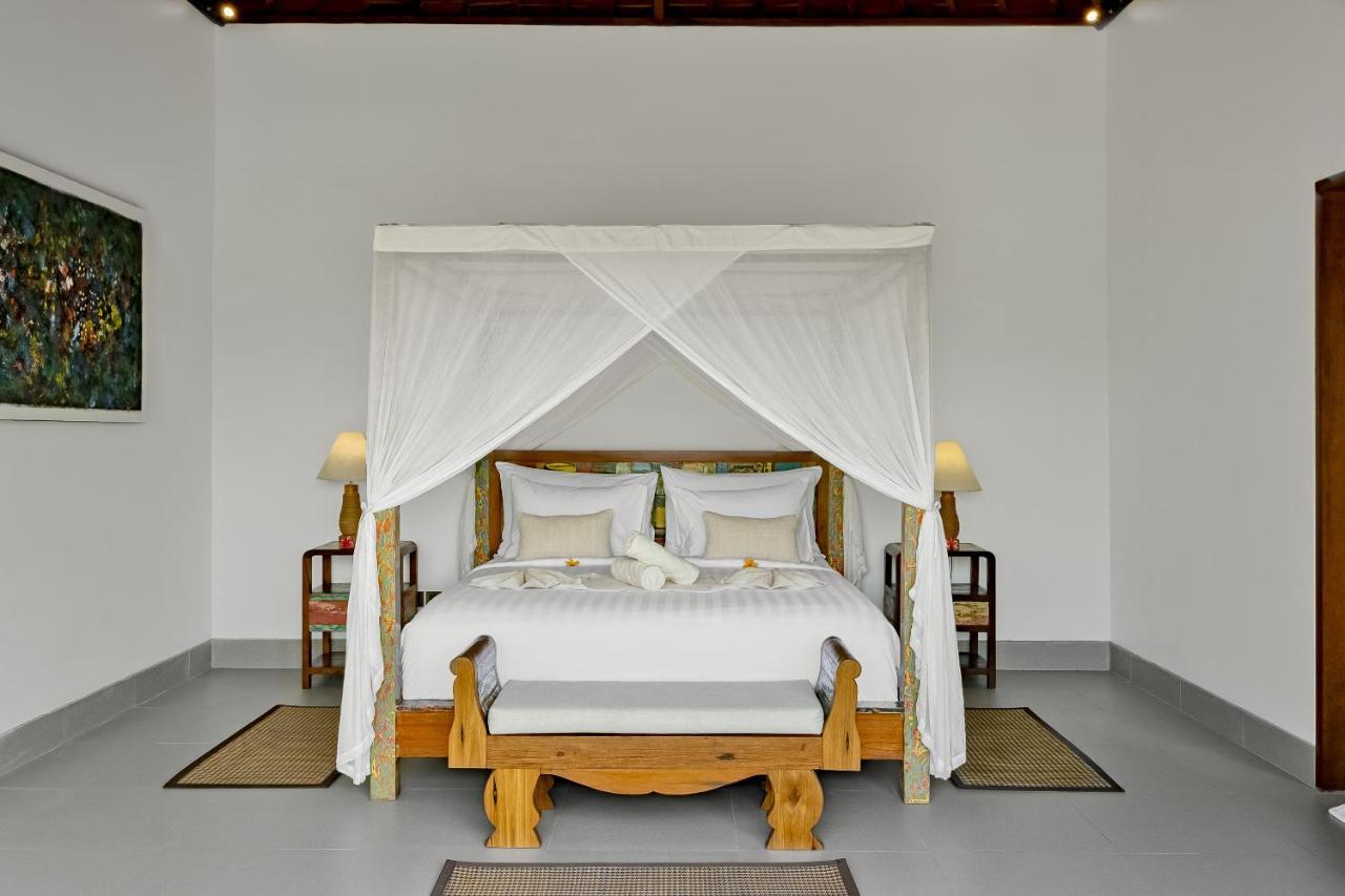 Suarga Loka Ubud Villa Exterior photo