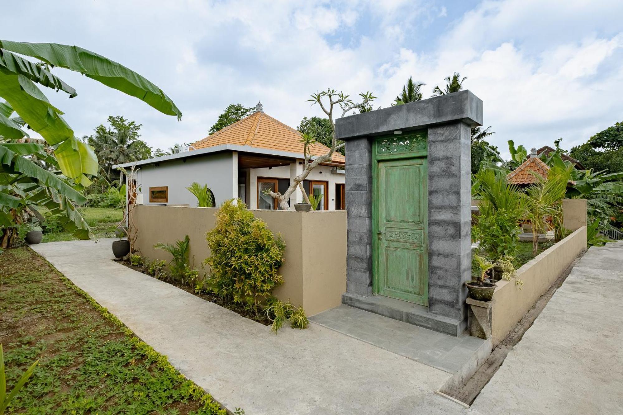 Suarga Loka Ubud Villa Exterior photo