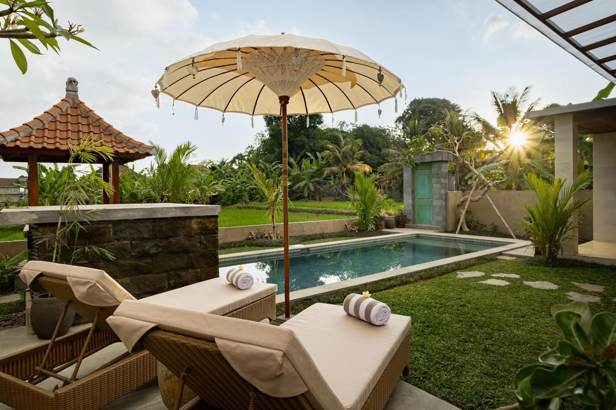 Suarga Loka Ubud Villa Exterior photo