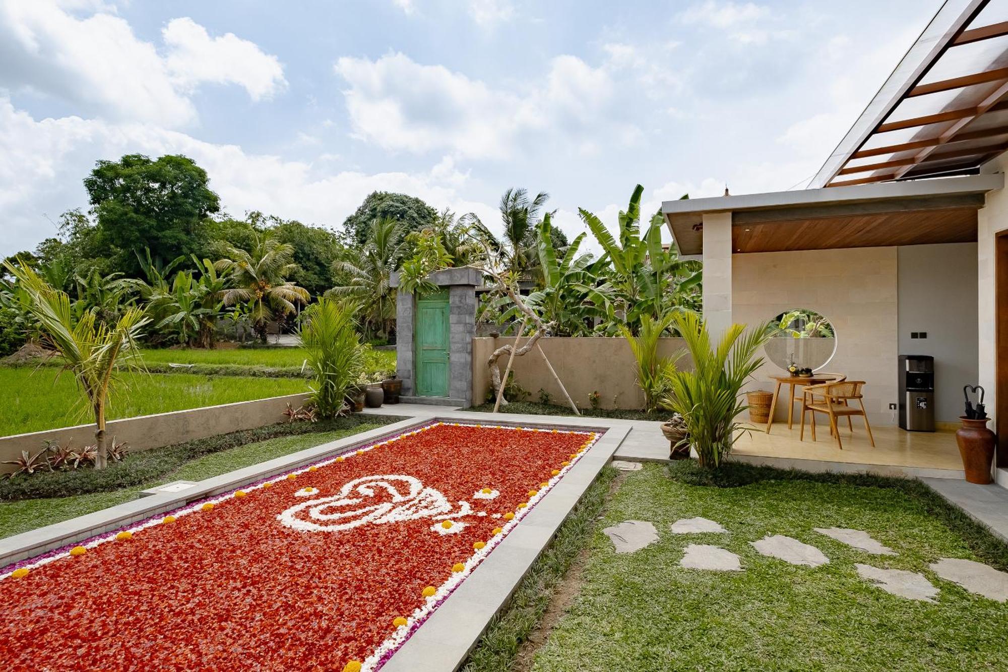 Suarga Loka Ubud Villa Exterior photo